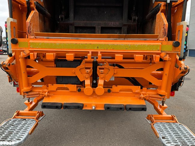 FUSO  Canter 9C18 Euro 6 Geesink 7m³ Just 118.668 km! (7)