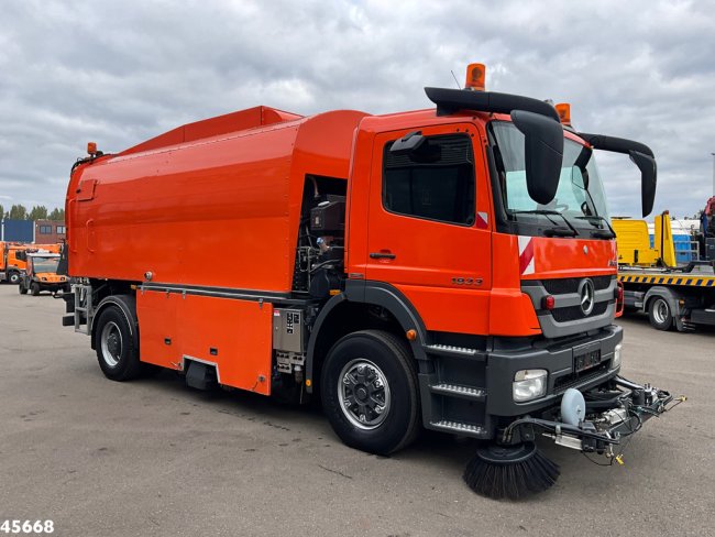 Mercedes-Benz  Axor 1833 4x4 Schörling SORF Schienenreinigungs/Railway sweeper Just 38.680 Km! (4)