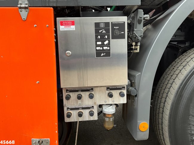 Mercedes-Benz  Axor 1833 4x4 Schörling SORF Schienenreinigungs/Railway sweeper Just 38.680 Km! (18)