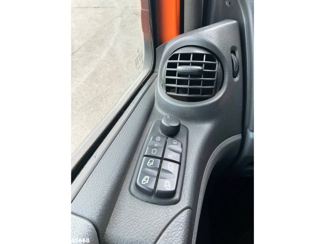 Mercedes-Benz  Axor 1833 4x4 Schörling SORF Schienenreinigungs/Railway sweeper Just 38.680 Km! (32)