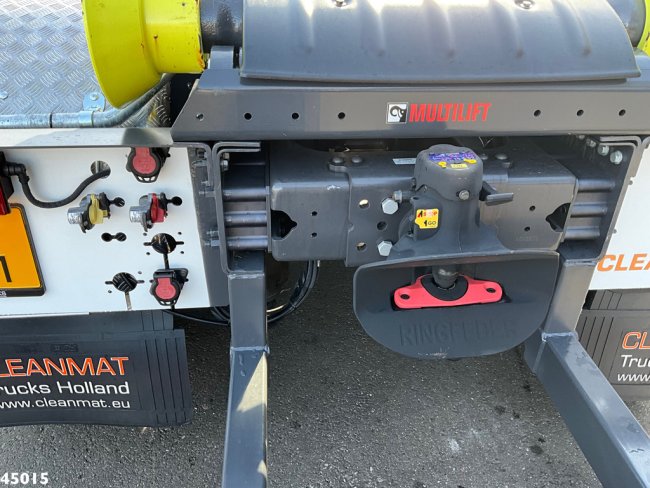 Volvo  FM 420 8x2 Euro 6 HMF 26 Tonmeter laadkraan (6)