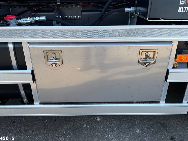 Volvo  FM 420 8x2 Euro 6 HMF 26 Tonmeter laadkraan (7)