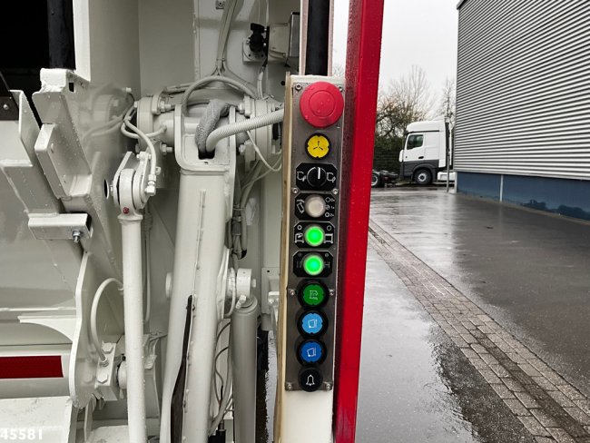 DAF  FAG XD 300 Euro 6 Geesink 18m³ (11)