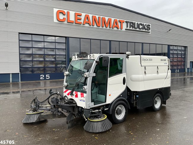 Bucher  Citycat 2020 with 3-rd brush (1)
