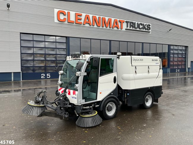 Bucher  Citycat 2020 with 3-rd brush (2)