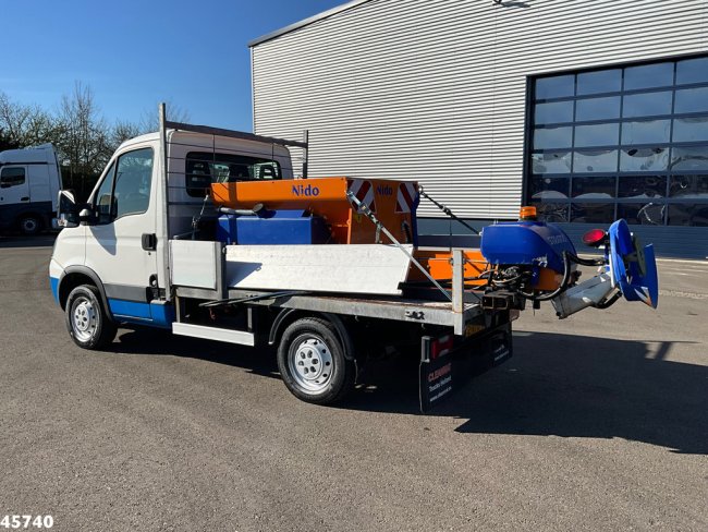 Iveco  Daily 35S12 300 met Nido zoutstrooier Just 88.053 km! (2)