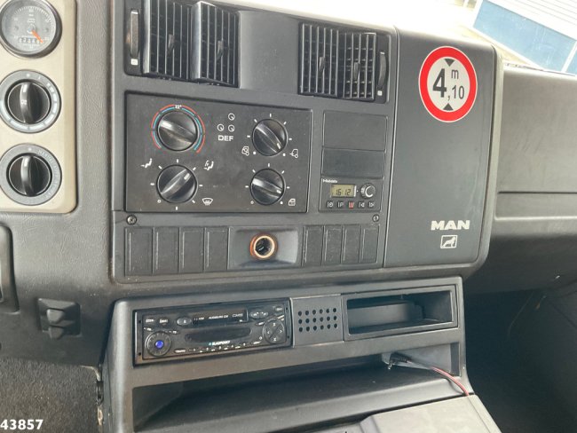 MAN  F2000 6x6 Full Steel Manual Palfinger 68 Tonmeter Dachdecker kran Just 54.133 km! (23)