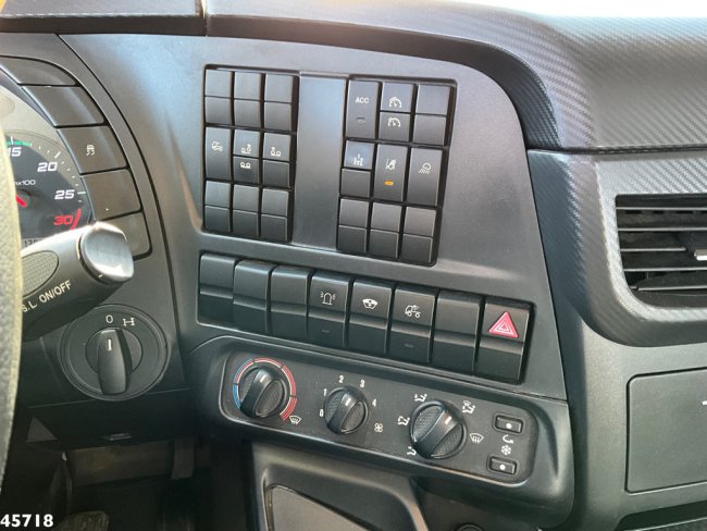 Iveco  Stralis AD260S33 Euro 6 Multilift 20 Ton haakarmsysteem Just 197.693 Km! (11)