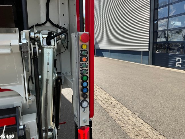 DAF  FAG XD 300 Geesink 20m³ (10)