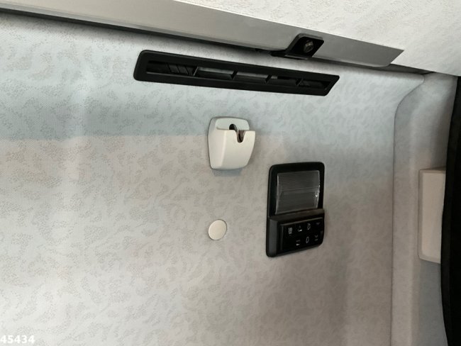 Mercedes-Benz  Arocs 3251 8x4 Euro 6 Retarder HMF 85 Tonmeter laadkraan Fly-Jib (19)