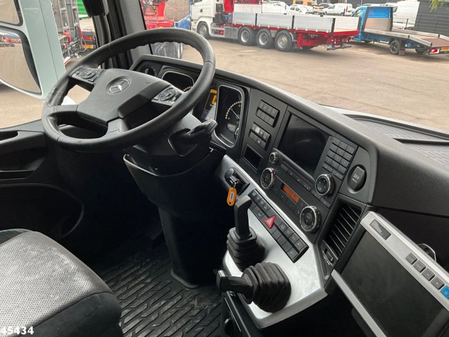 Mercedes-Benz  Arocs 3251 8x4 Euro 6 Retarder HMF 85 Tonmeter laadkraan Fly-Jib (12)