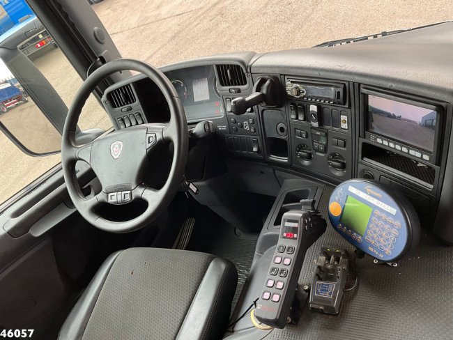Scania  P 360 8x2 Hiab 21 Tonmeter laadkraan (14)
