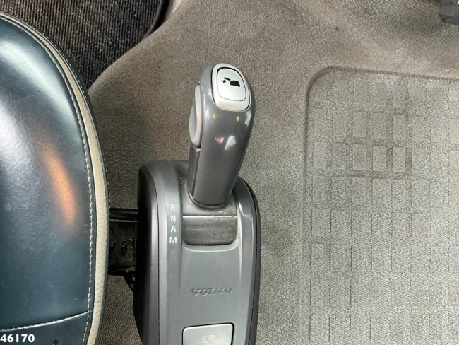 Volvo  FH 420 8x4 HMF 22 Tonmeter laadkraan (14)