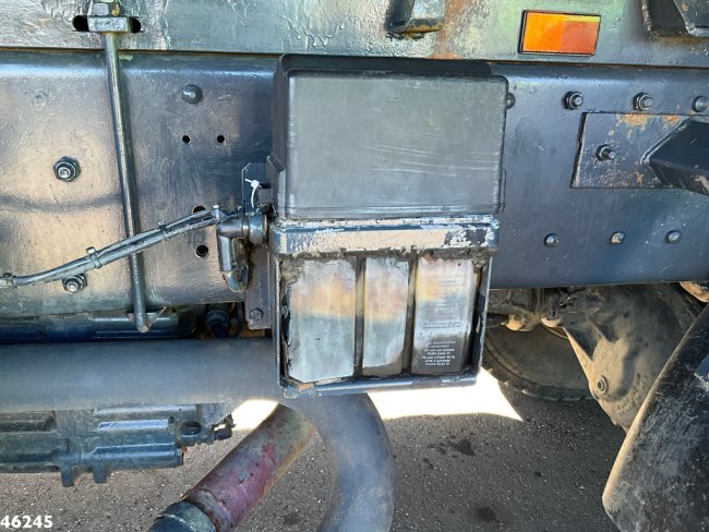 Mercedes-Benz  2638 AK V8 6x6 Manual Full steel suspension Meiller 10m³ kipper (9)