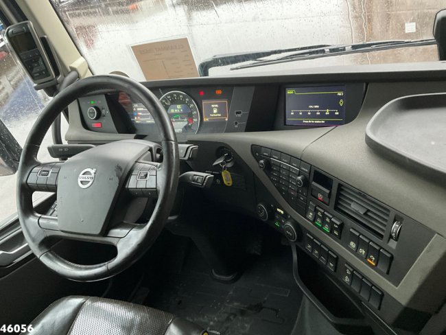Volvo  FH 16.550 8x4 Euro 6 Fassi 42 Tonmeter laadkraan + Fly-Jib Just 236.666 km! (13)