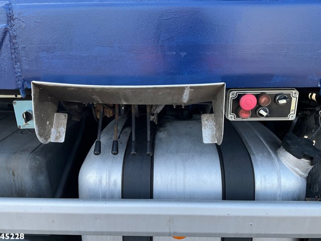 Mercedes-Benz  Antos 2542 6x2 Euro 6 Hyva 18 portaalarmsysteem (9)