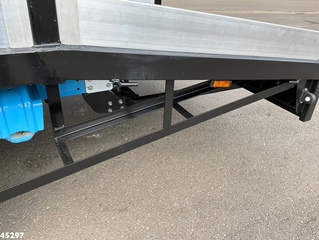 Volkswagen Crafter 35 2.0 TDI met Nieuwe Oprijcarrosserie (6)