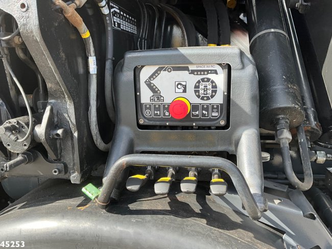 Mercedes-Benz  Arocs 3253 8x4 Hiab 105 Tonmeter laadkraan (11)