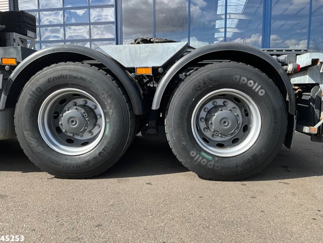 Mercedes-Benz  Arocs 3253 8x4 Hiab 105 Tonmeter laadkraan (16)