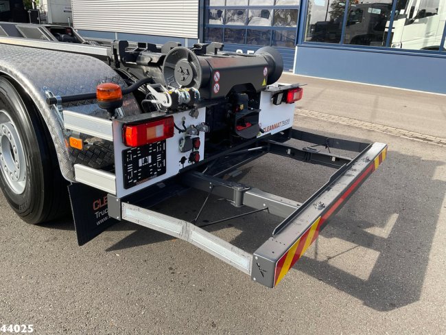 Volvo  Volvo FM 460 8x2 Hiab 25 Tonmeter laadkraan (6)