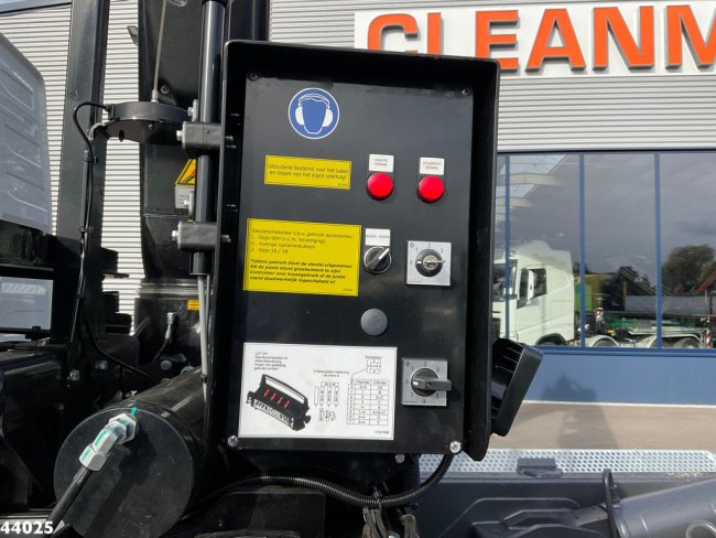 Volvo  Volvo FM 460 8x2 Hiab 25 Tonmeter laadkraan (9)