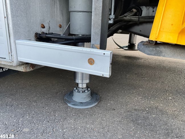 Scania  P 410 8x2 Euro 6 Retarder Autotransporter met hydraulische oprijrampen (14)