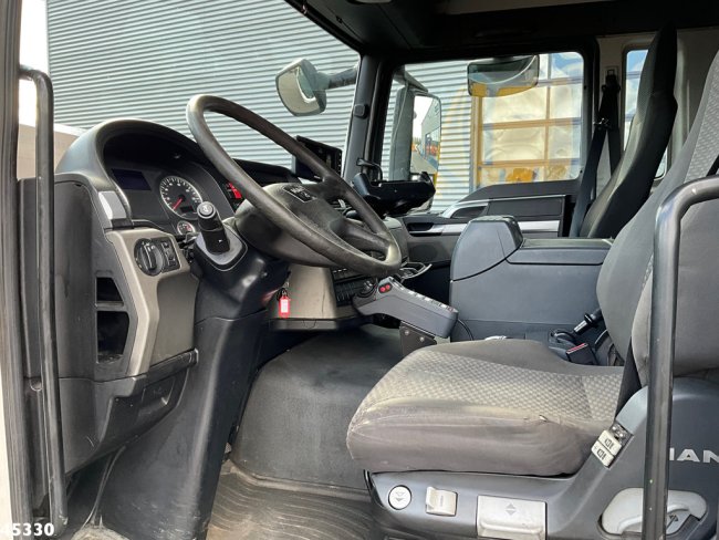 MAN  TGS 26.360 6x4 Hiab 12 Tonmeter laadkraan (10)