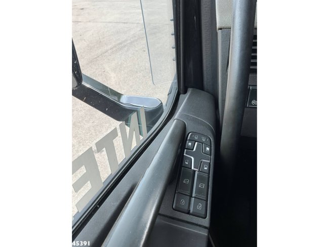 Volvo  FH 540 8x4 HMF 85 Tonmeter laadkraan + Fly-Jib Just 222.786 km! (21)