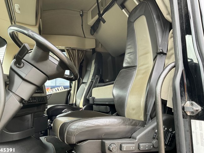 Volvo  FH 540 8x4 HMF 85 Tonmeter laadkraan + Fly-Jib Just 222.786 km! (22)