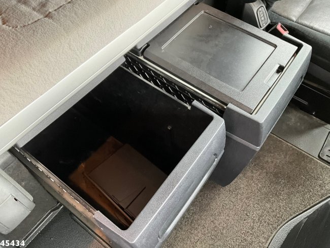 Mercedes-Benz  Arocs 3251 8x4 Euro 6 Retarder HMF 85 Tonmeter laadkraan Fly-Jib (18)