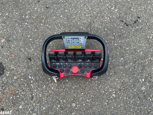 Iveco  Trakker 260T41 Euro 5 6x4 Full Steel Palfinger 36 Tm laadkraan Just 133.291 km! (9)