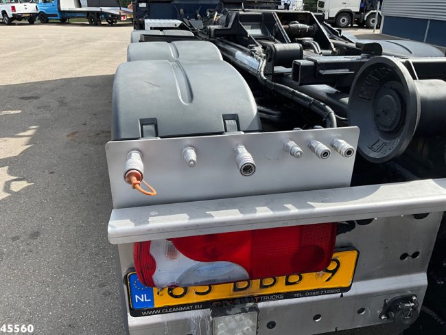 MAN  TGS 35.440 8x4 HMF 16 Tonmeter Z-kraan (12)