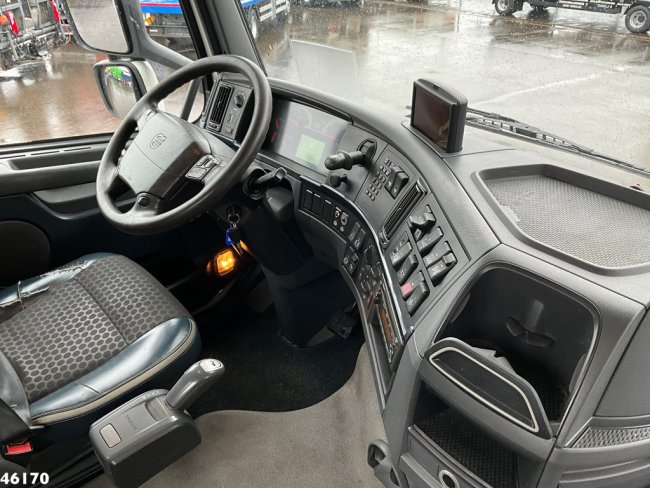 Volvo  FH 420 8x4 HMF 22 Tonmeter laadkraan (16)
