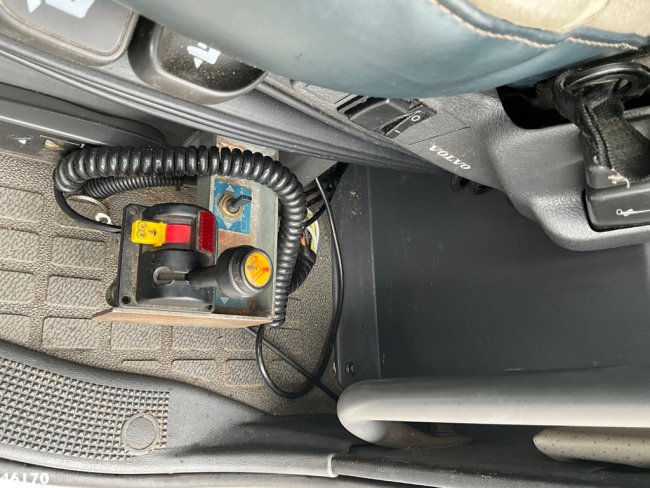 Volvo  FH 420 8x4 HMF 22 Tonmeter laadkraan (15)