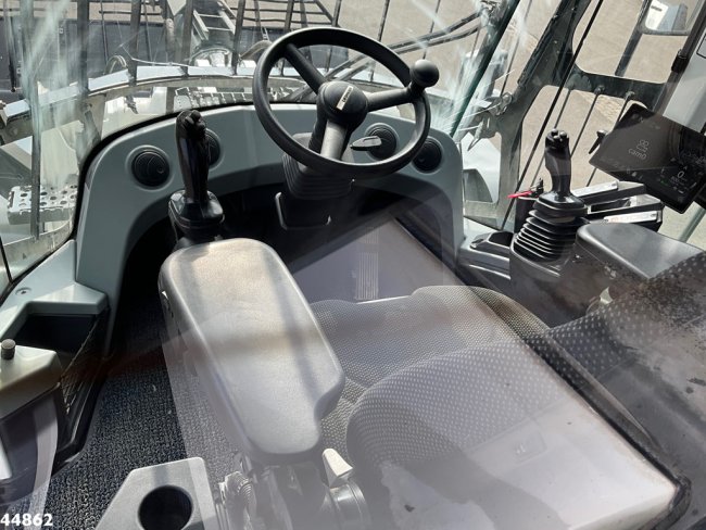 Liebherr  L566 Wheel loader (13)