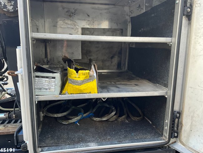 MAN  TGS 35.480 Euro 6 8x4 Deuringer Garagetransporter (17)