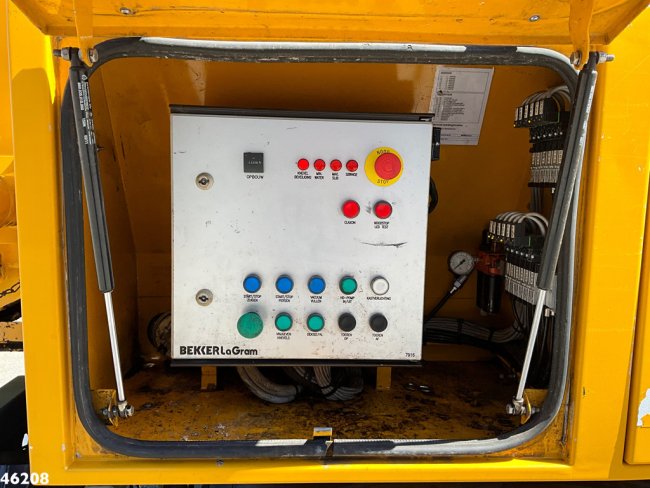 Scania  P 360 Euro 6 Bekker LaGram 9m³ kolkenzuiger (17)