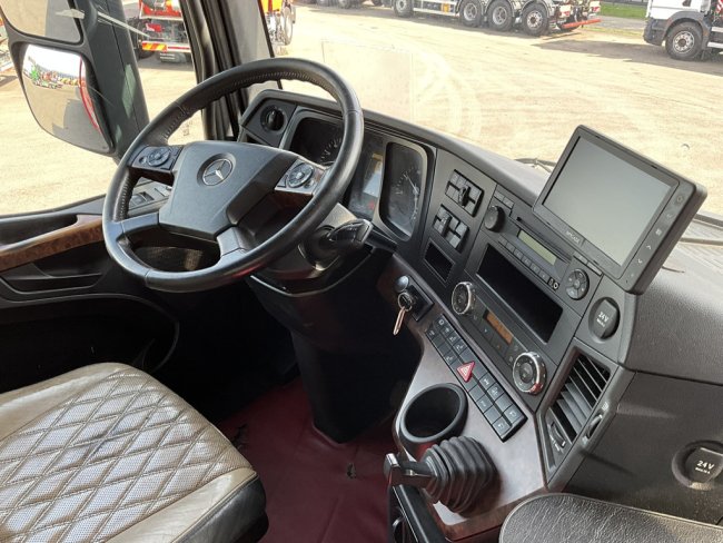 Mercedes-Benz  Arocs 3263 8x4 Euro 6 Hiab 37 Tonmeter laadkraan + Fly-Jib (15)