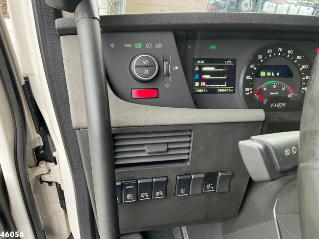 Volvo  FH 16.550 8x4 Euro 6 Fassi 42 Tonmeter laadkraan + Fly-Jib Just 236.666 km! (19)