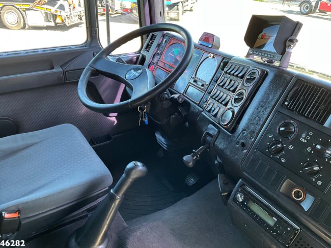 MAN  26.464 DFLC 8x4 Hiab 60 Tonmeter laadkraan + Fly-Jib! Just 336.074 km! (19)