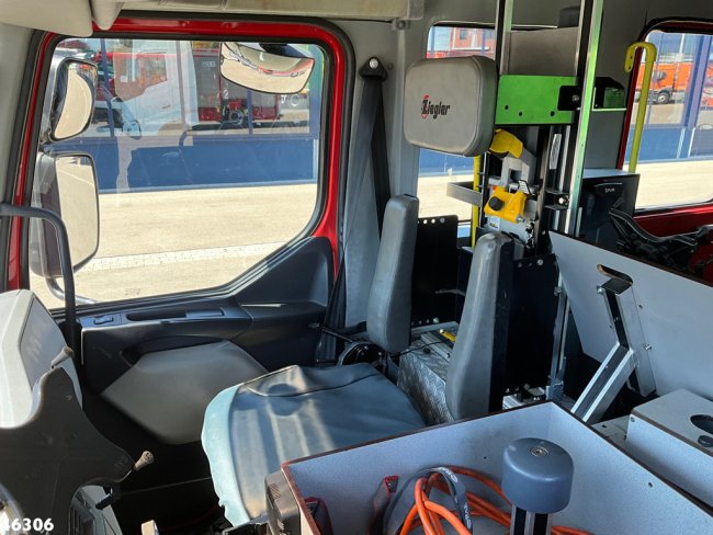 Volvo  FE 300 ZIEGLER brandweer / materiaalwagen Just 95.813 km! (39)