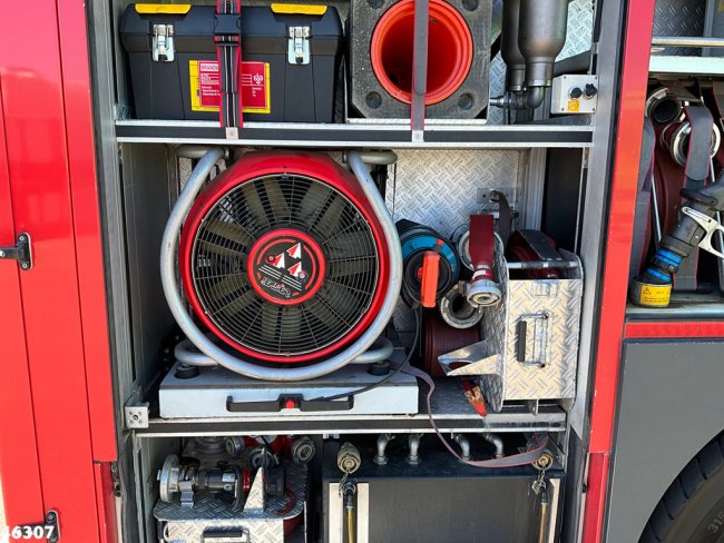 Volvo  FE 300 ZIEGLER brandweer / materiaalwagen Just 65.936 km! (31)