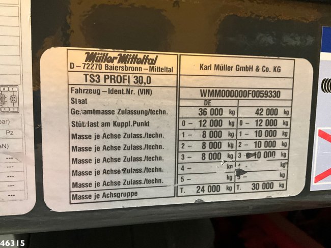 Muller  Mitteltal 3-assige dieplader met oprijrampen Machine / Heftruck transport (26)