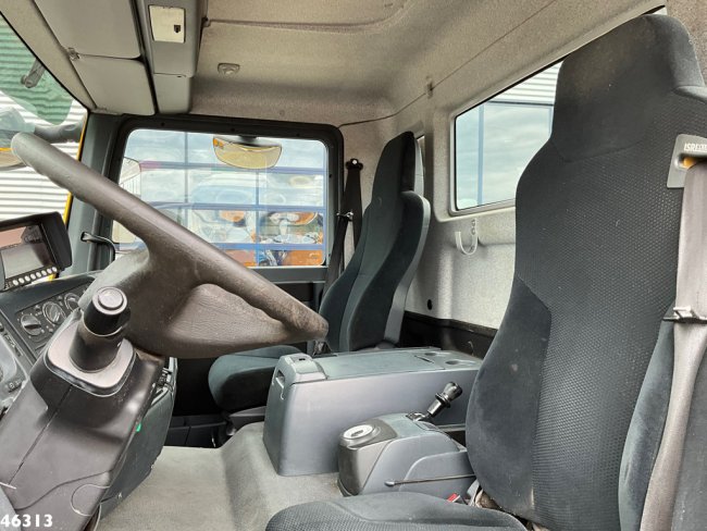 MAN  TGM 18.250 Hiab 10 Tonmeter laadkraan Just 212.694 km! (13)