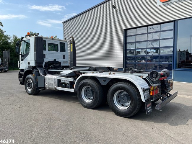 Iveco  Trakker AD260T45 6x4 Euro 6 Full steel Just 213.482 km! (2)