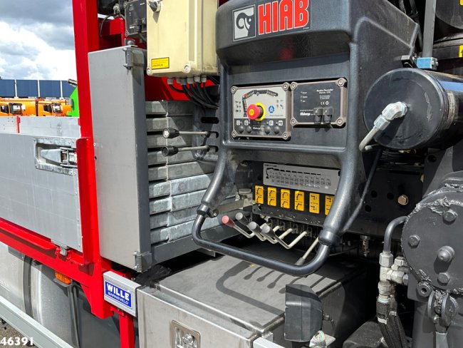 DAF  FAN 85 CF 360 Hiab 37 Tonmeter laadkraan Just 15.997 km! (15)
