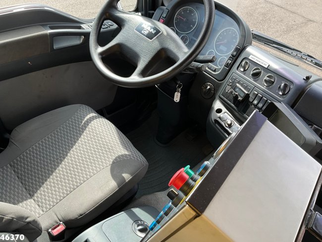 MAN  TGM 18.240 4x4 Bekker Lagram kolkenzuiger Just 53.487 km! (16)