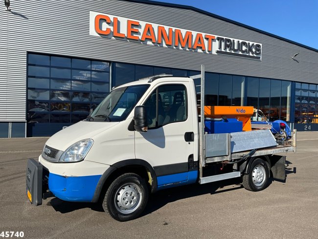 Iveco  Daily 35S12 300 met Nido zoutstrooier Just 88.053 km! (0)