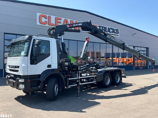 Iveco  Trakker AD260T36 6x4 Hiab 24 Tonmeter laadkraan (0)