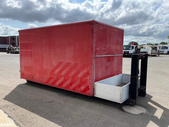 Gesloten 18m³ container  met oprijrampen ex-brandweer! (1)